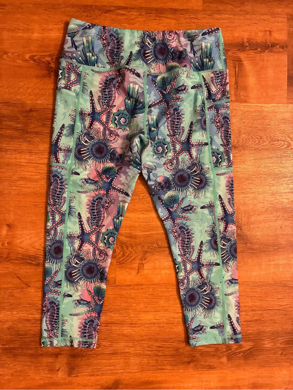 CVG Seas the Day Capri Large Under the Sea Seahorse Jellyfish Starfish Pockets